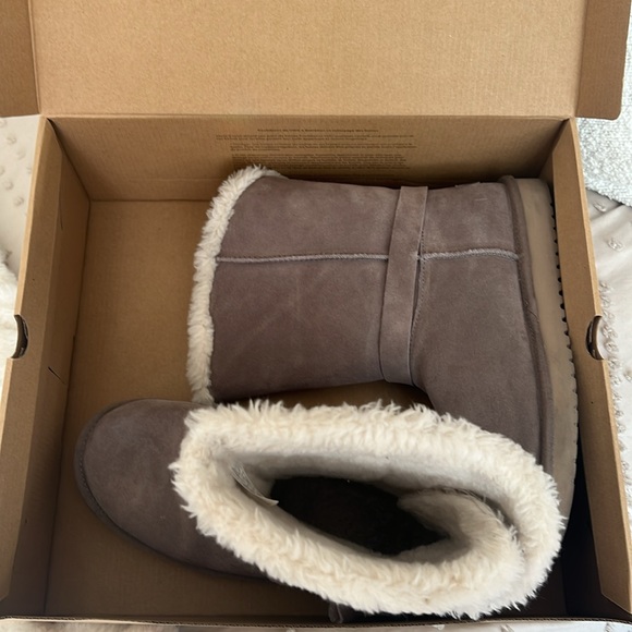 Kookaburra Uggs! - Picture 6 of 8